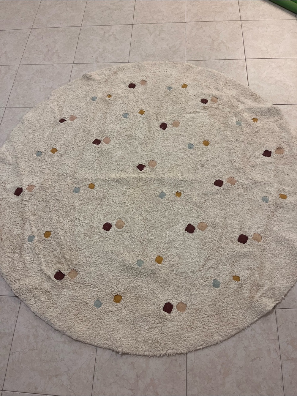Zara Cream Round Bath Rug with Multicolor Dot Accents